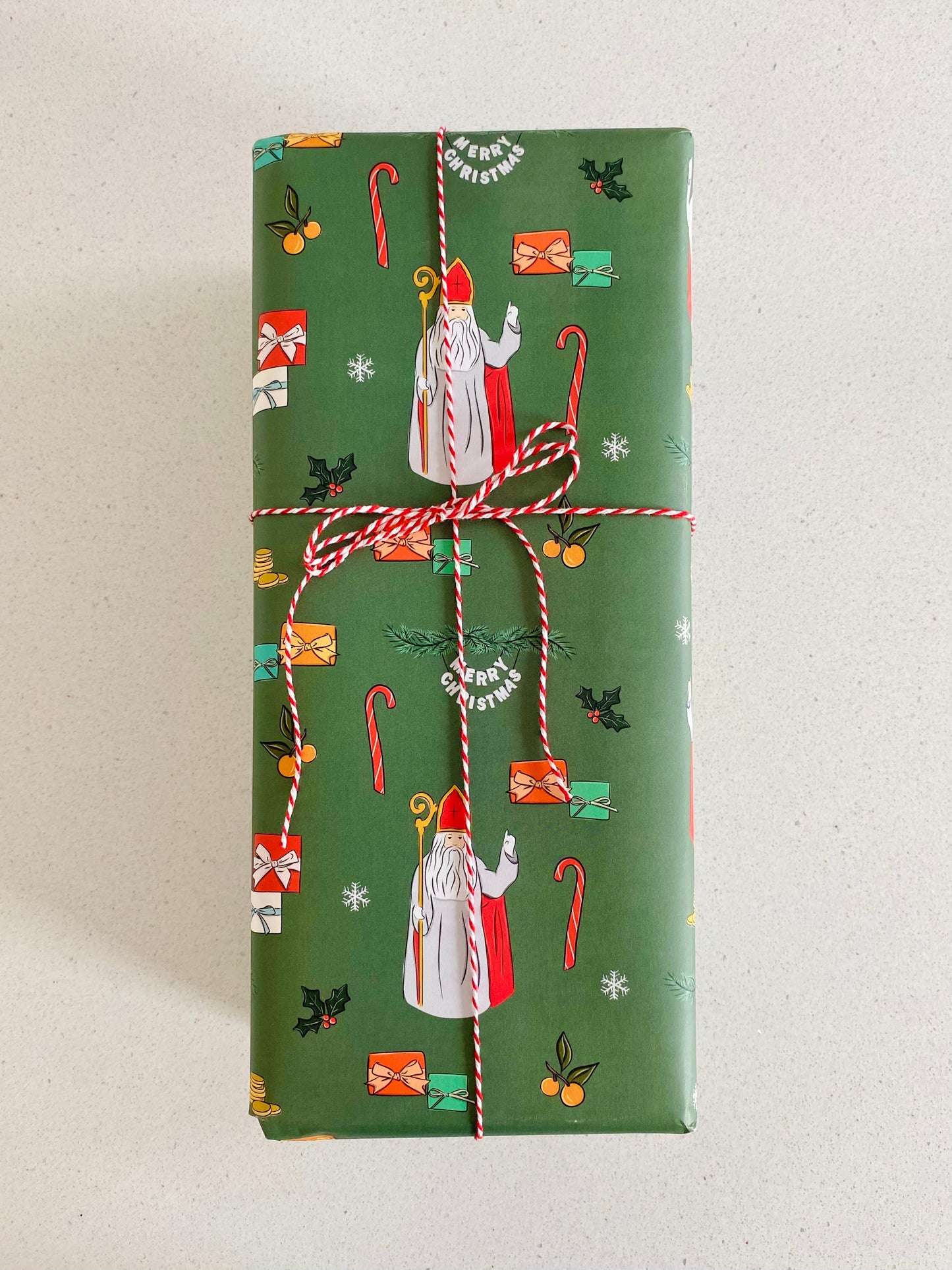 5 Saint Nicholas Green Wrapping Paper Sheets