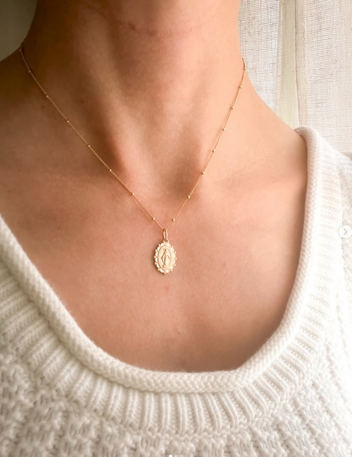 Scalloped Gold Miraculous Medal Necklace